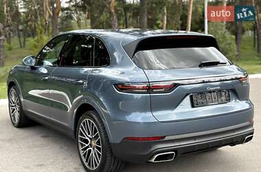 Внедорожник / Кроссовер Porsche Cayenne 2018 в 