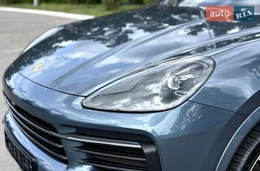 Внедорожник / Кроссовер Porsche Cayenne 2018 в 
