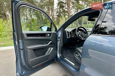 Внедорожник / Кроссовер Porsche Cayenne 2018 в 