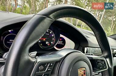Внедорожник / Кроссовер Porsche Cayenne 2018 в 