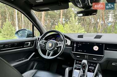 Внедорожник / Кроссовер Porsche Cayenne 2018 в 