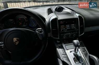 Внедорожник / Кроссовер Porsche Cayenne 2010 в 