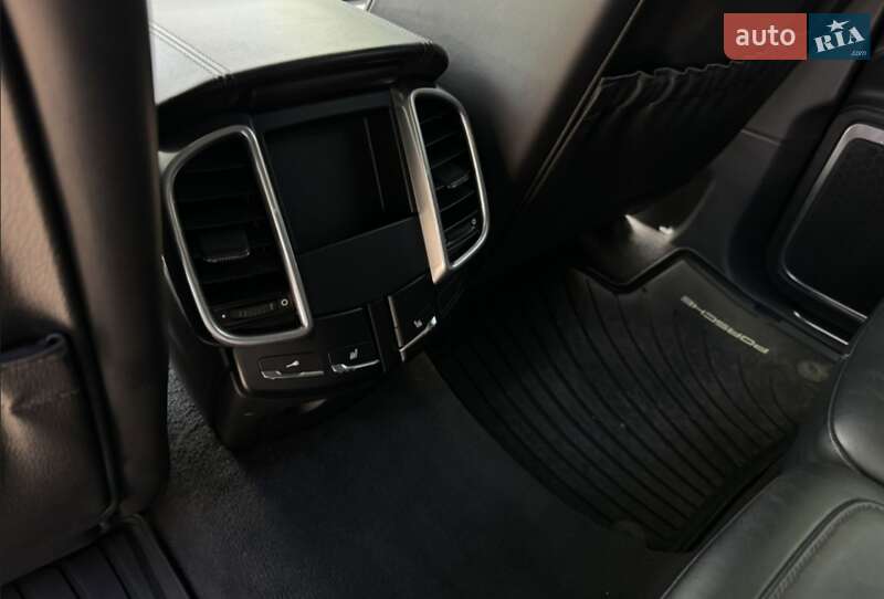Позашляховик / Кросовер Porsche Cayenne 2010 в Одесі