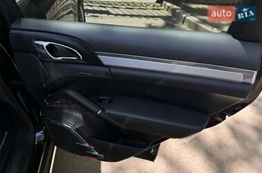 Внедорожник / Кроссовер Porsche Cayenne 2010 в 