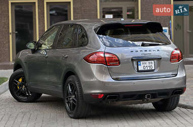Позашляховик / Кросовер Porsche Cayenne 2013 в 