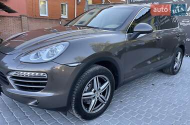 Позашляховик / Кросовер Porsche Cayenne 2012 в 