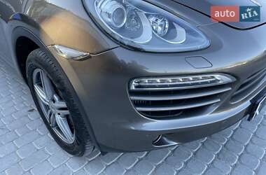 Позашляховик / Кросовер Porsche Cayenne 2012 в 
