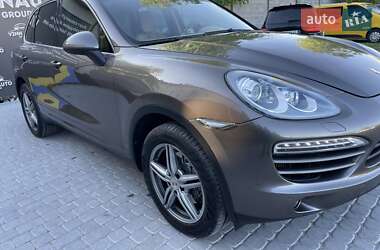 Позашляховик / Кросовер Porsche Cayenne 2012 в 
