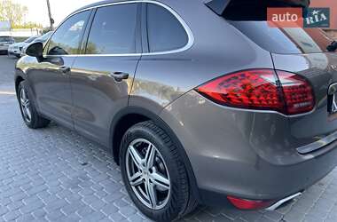 Позашляховик / Кросовер Porsche Cayenne 2012 в 