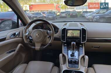 Позашляховик / Кросовер Porsche Cayenne 2012 в 