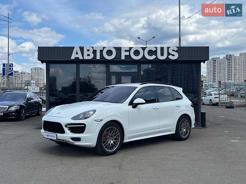 Внедорожник / Кроссовер Porsche Cayenne 2013 в Киеве