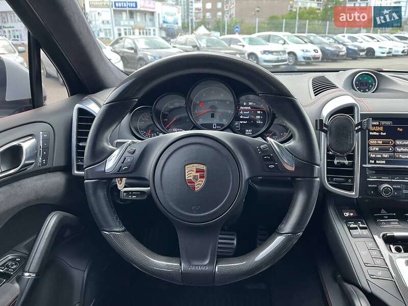 Внедорожник / Кроссовер Porsche Cayenne 2013 в Киеве