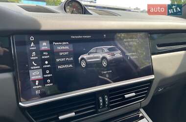 Позашляховик / Кросовер Porsche Cayenne 2019 в 