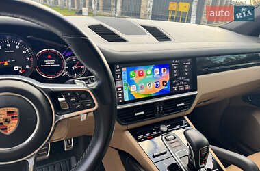 Внедорожник / Кроссовер Porsche Cayenne 2018 в 