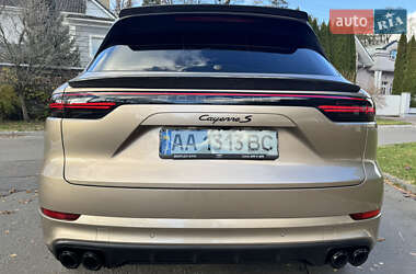 Внедорожник / Кроссовер Porsche Cayenne 2018 в 