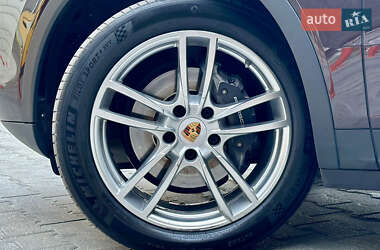 Позашляховик / Кросовер Porsche Cayenne 2018 в 