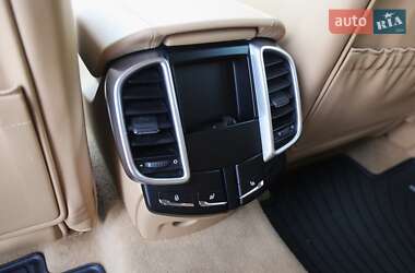 Внедорожник / Кроссовер Porsche Cayenne 2013 в 
