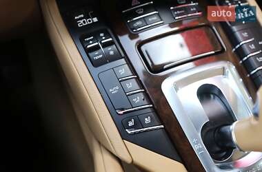 Внедорожник / Кроссовер Porsche Cayenne 2013 в 