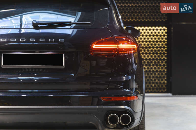 Внедорожник / Кроссовер Porsche Cayenne 2014 в Луцке