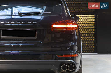 Позашляховик / Кросовер Porsche Cayenne 2014 в 