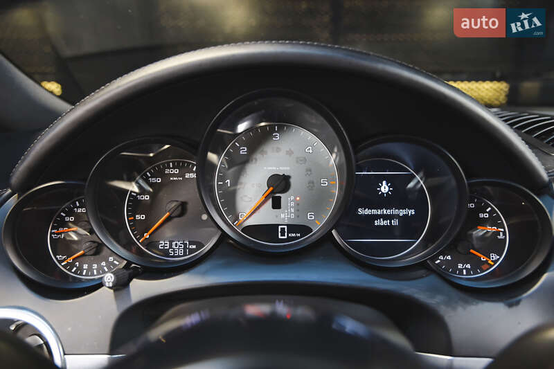 Внедорожник / Кроссовер Porsche Cayenne 2014 в Луцке