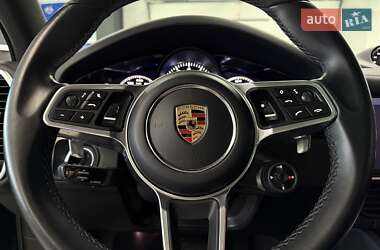 Позашляховик / Кросовер Porsche Cayenne 2019 в 