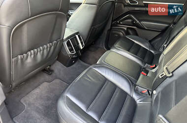 Внедорожник / Кроссовер Porsche Cayenne 2010 в 