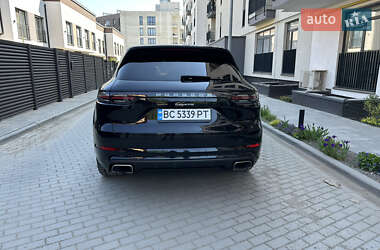 Позашляховик / Кросовер Porsche Cayenne 2019 в 