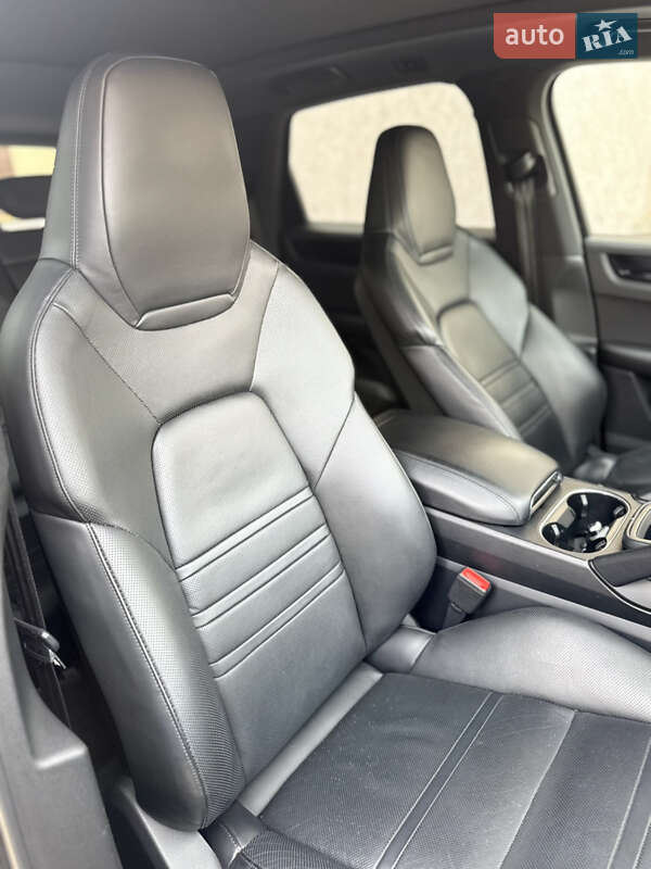 Внедорожник / Кроссовер Porsche Cayenne 2018 в Черновцах