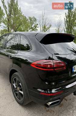 Внедорожник / Кроссовер Porsche Cayenne 2014 в 