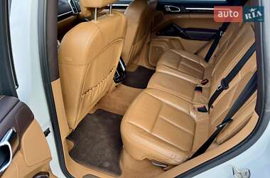 Внедорожник / Кроссовер Porsche Cayenne 2012 в 