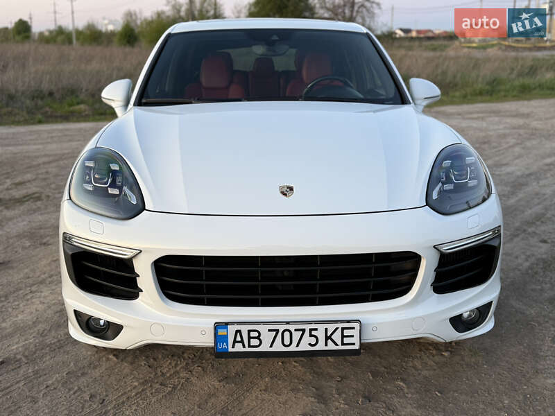 Внедорожник / Кроссовер Porsche Cayenne 2015 в Виннице