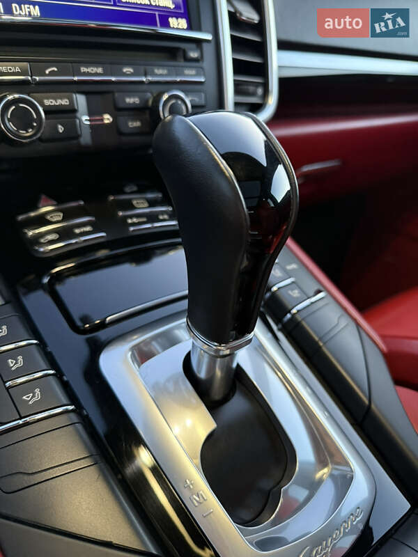 Внедорожник / Кроссовер Porsche Cayenne 2015 в Виннице
