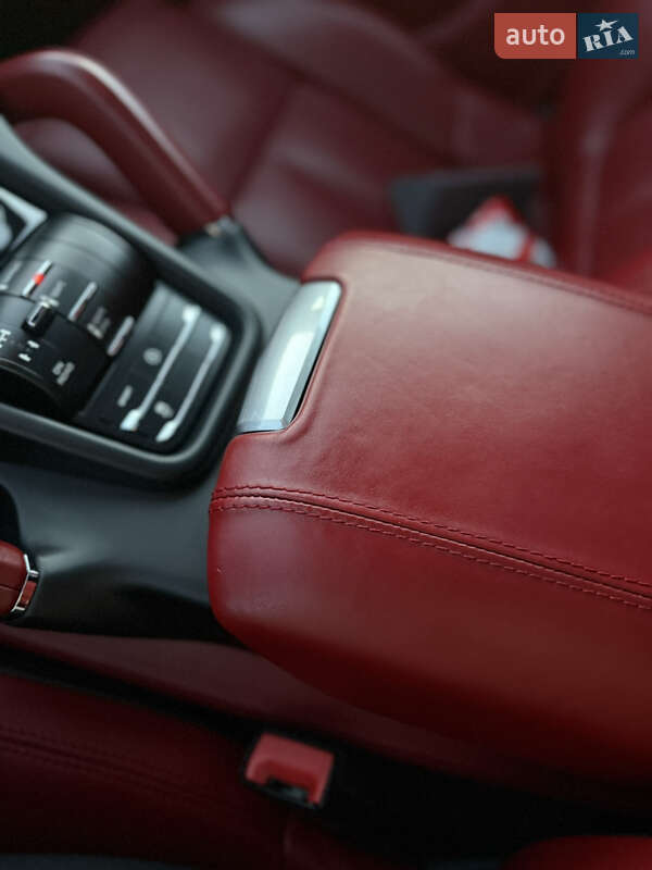 Внедорожник / Кроссовер Porsche Cayenne 2015 в Виннице