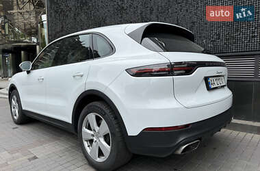 Внедорожник / Кроссовер Porsche Cayenne 2018 в 