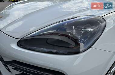 Внедорожник / Кроссовер Porsche Cayenne 2022 в 
