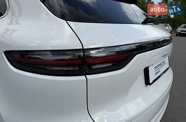Внедорожник / Кроссовер Porsche Cayenne 2022 в 
