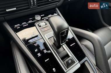 Внедорожник / Кроссовер Porsche Cayenne 2022 в 