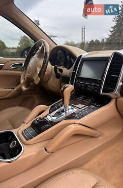Внедорожник / Кроссовер Porsche Cayenne 2010 в 