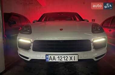 Внедорожник / Кроссовер Porsche Cayenne 2018 в 