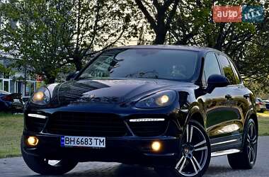 Внедорожник / Кроссовер Porsche Cayenne 2013 в 