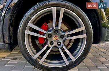 Внедорожник / Кроссовер Porsche Cayenne 2013 в 