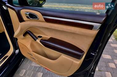Внедорожник / Кроссовер Porsche Cayenne 2013 в 