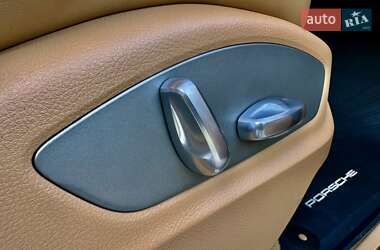 Внедорожник / Кроссовер Porsche Cayenne 2013 в 