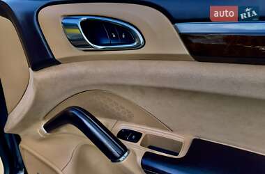 Внедорожник / Кроссовер Porsche Cayenne 2013 в 