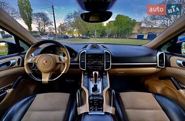 Внедорожник / Кроссовер Porsche Cayenne 2013 в 