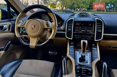 Внедорожник / Кроссовер Porsche Cayenne 2013 в 