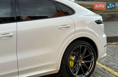 Внедорожник / Кроссовер Porsche Cayenne 2019 в 