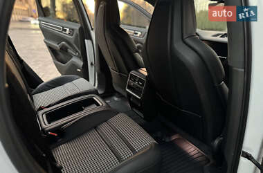 Внедорожник / Кроссовер Porsche Cayenne 2019 в 