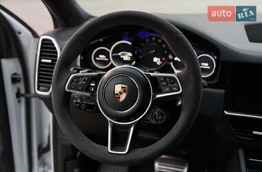 Внедорожник / Кроссовер Porsche Cayenne 2019 в 
